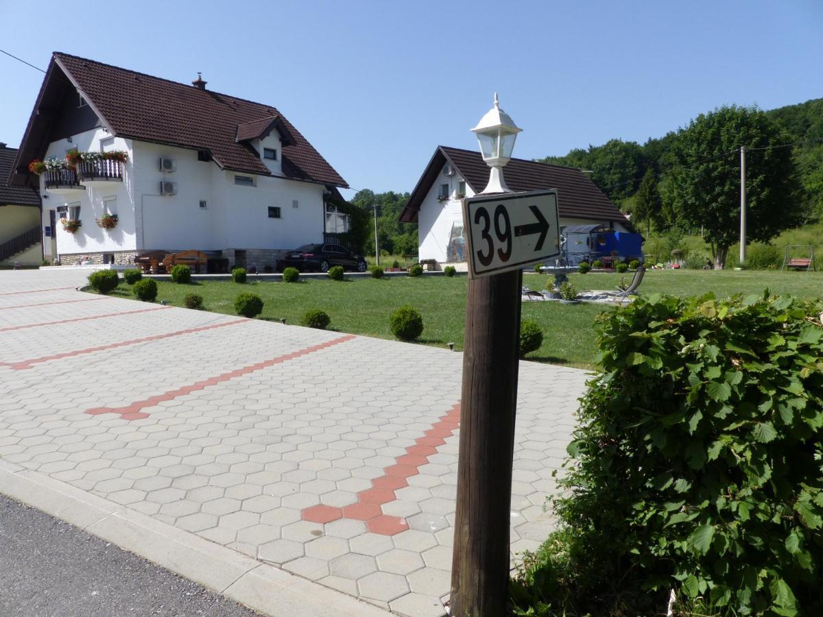 Hotel House Pox à Plitvička Jezera Extérieur photo