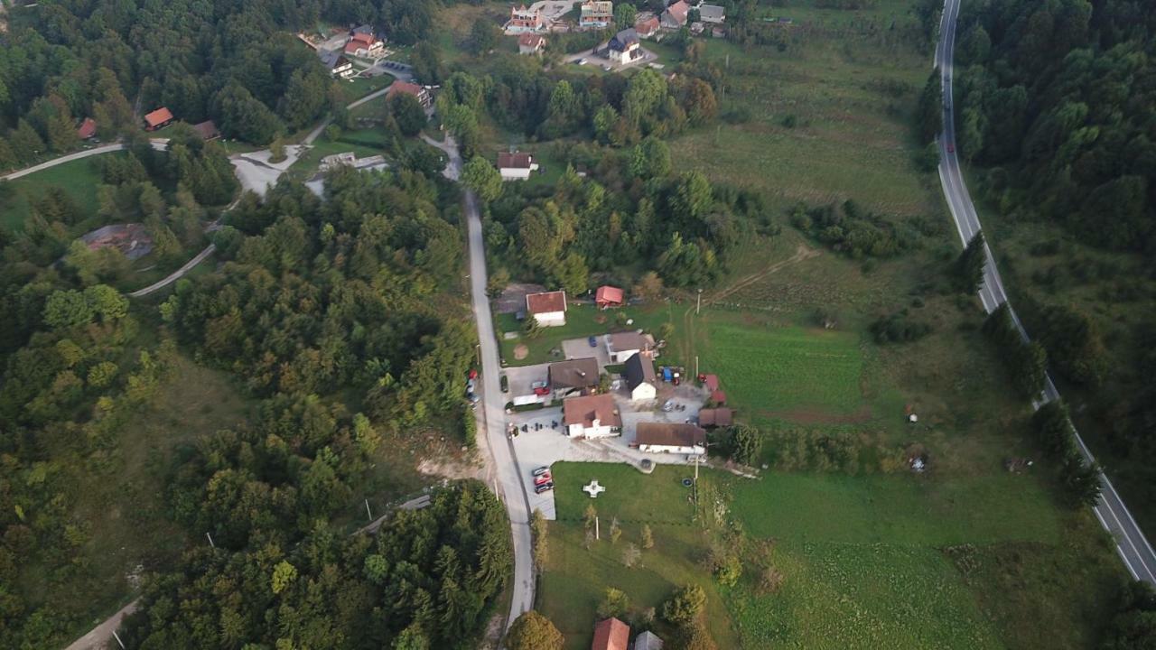 Hotel House Pox à Plitvička Jezera Extérieur photo